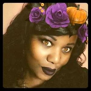 Meet your Posher, Crystal